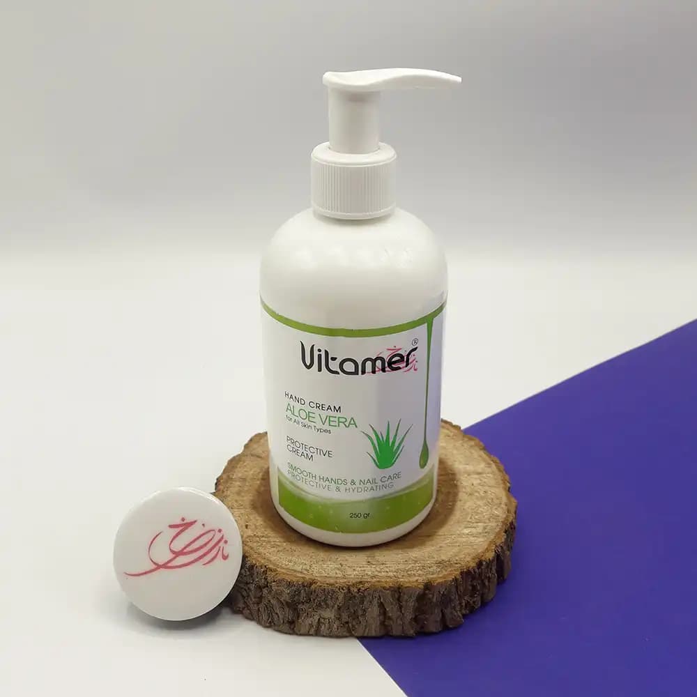 کرم آبرسان ویتامر Vitamer مدل آلوئه ورا پمپی 250 گرمی