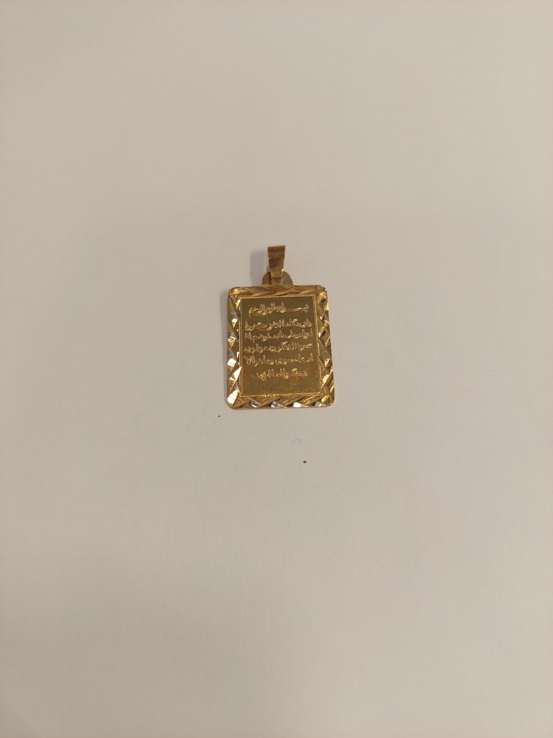 پلاک طلا کارکرده طرح ونیکاد اسپورت
