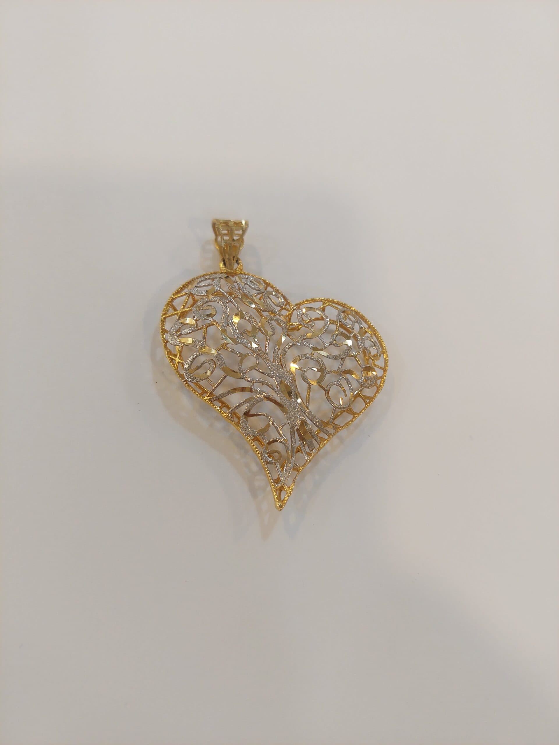 پلاک طلا کارکرده طرح قلب دو رنگ