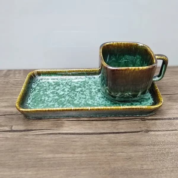 ست فنجان مکعبی و زیر فنجانی