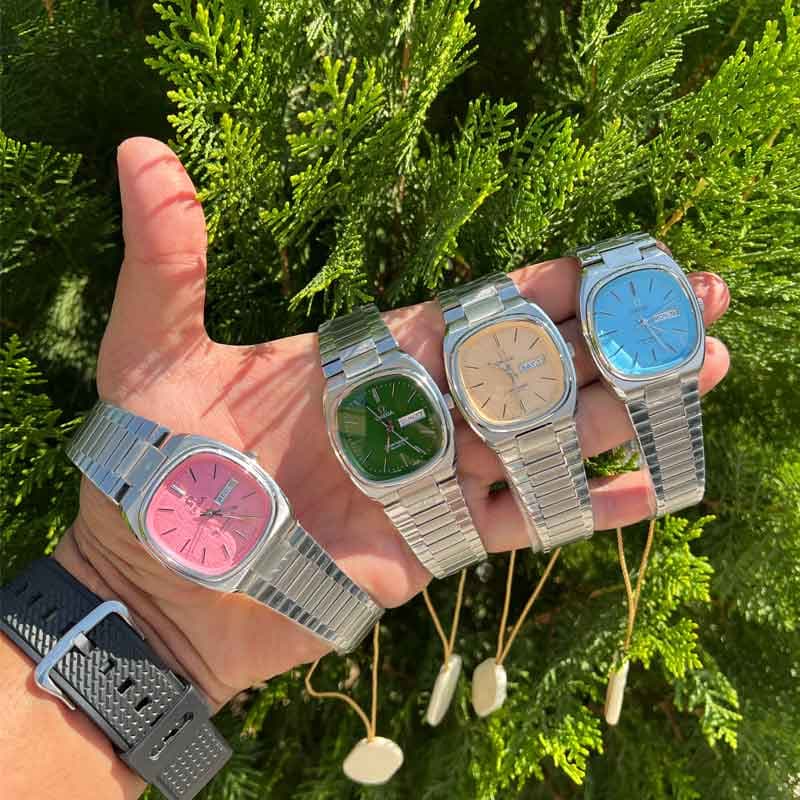 ساعت مچی مردانه امگا صفحه صورتی Omega 2022 — تصویر ۴
