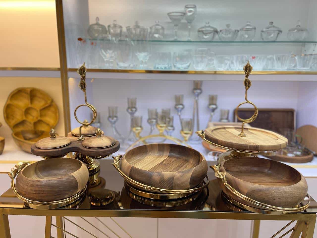 سرویس پذیرایی چوبی برنجی گل لیلیوم کد wood-liliom00 — تصویر ۲