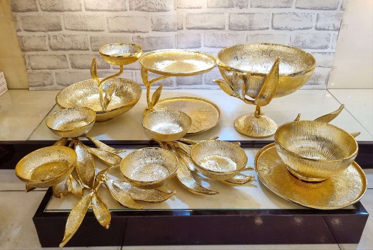 سرویس پذیرایی آلومنیومی طرح برگ طلایی براق 7 پارچه کد BRGT00