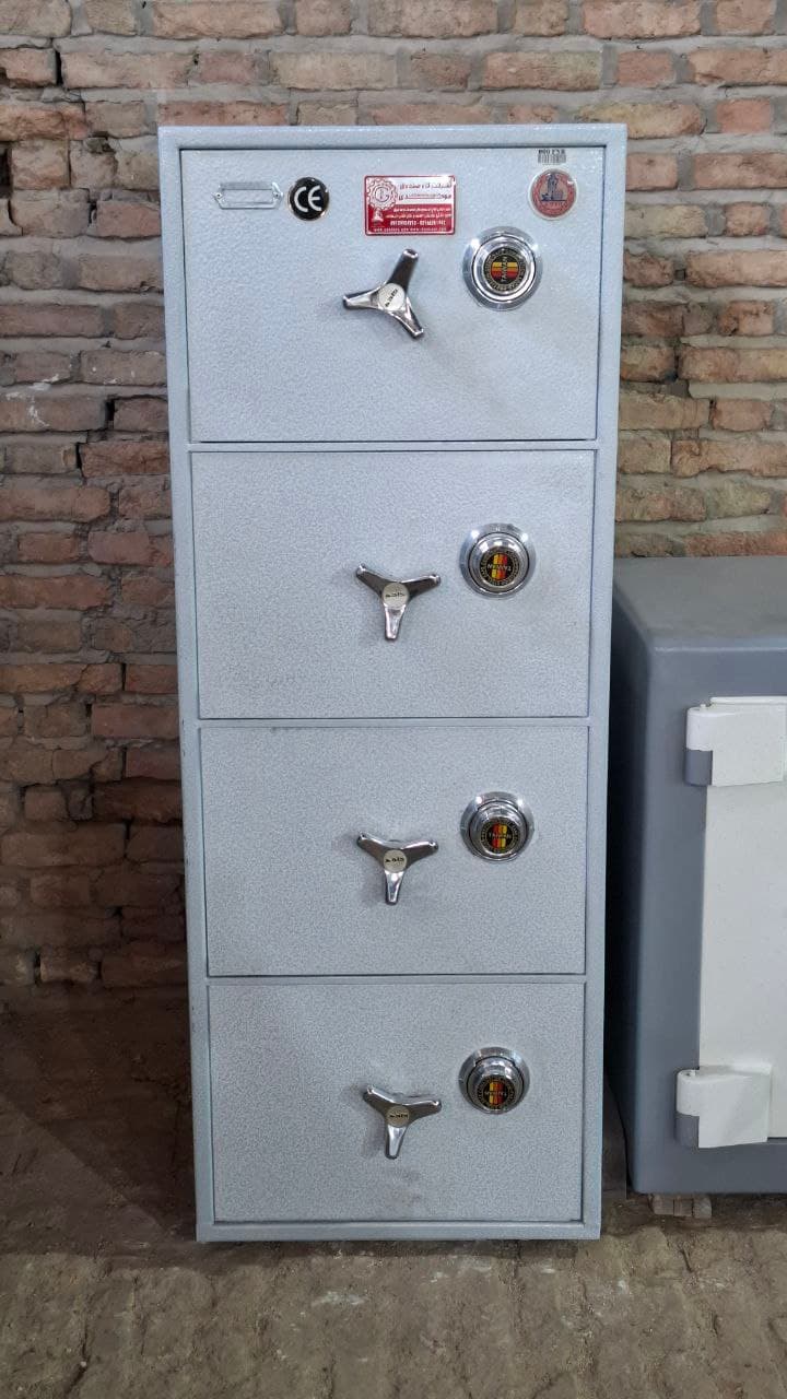 گاوصندوق فایل 4 کشو کاوه مدل 600FNR دست دوم