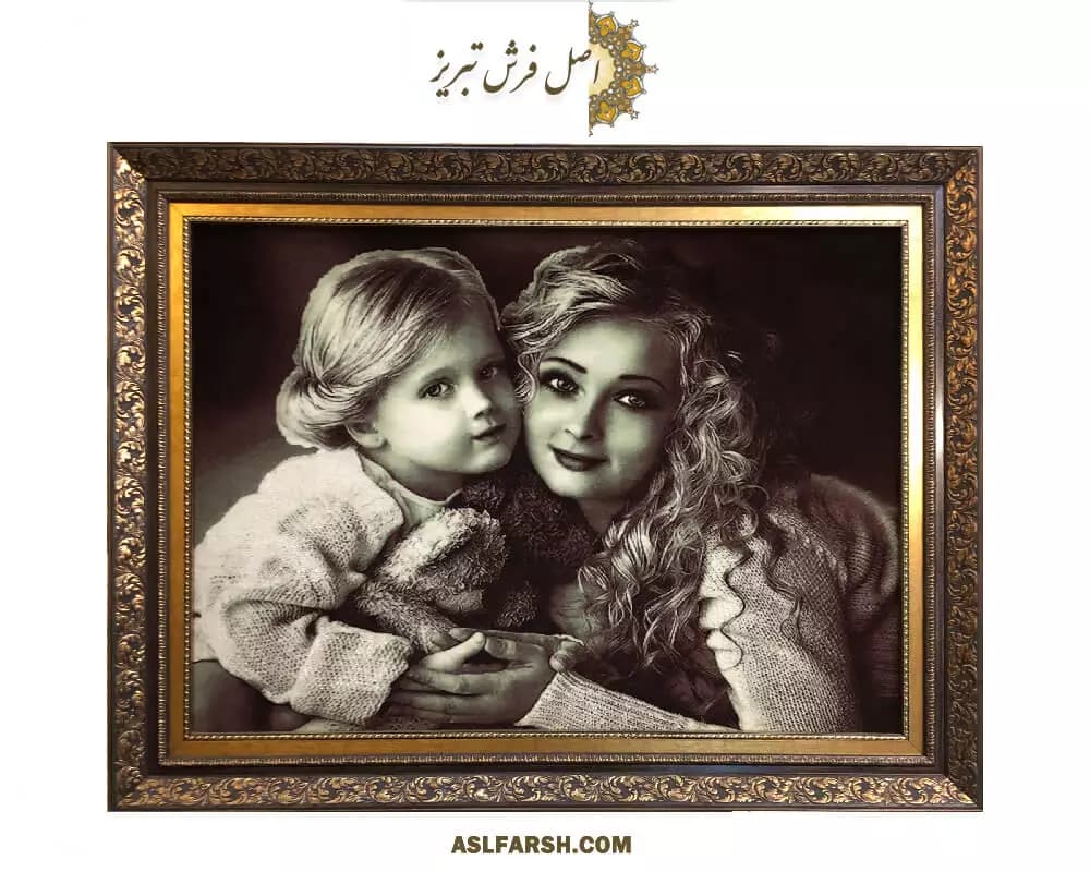 تابلو فرش دستباف مهر مادر (سیاه و سفید) — تصویر ۴
