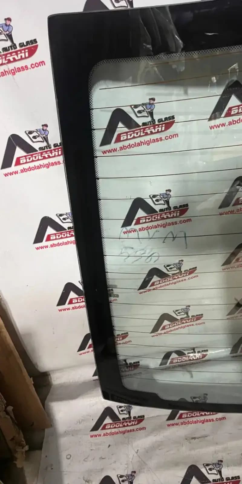 شیشه عقب ام وی ام 530 — تصویر ۹