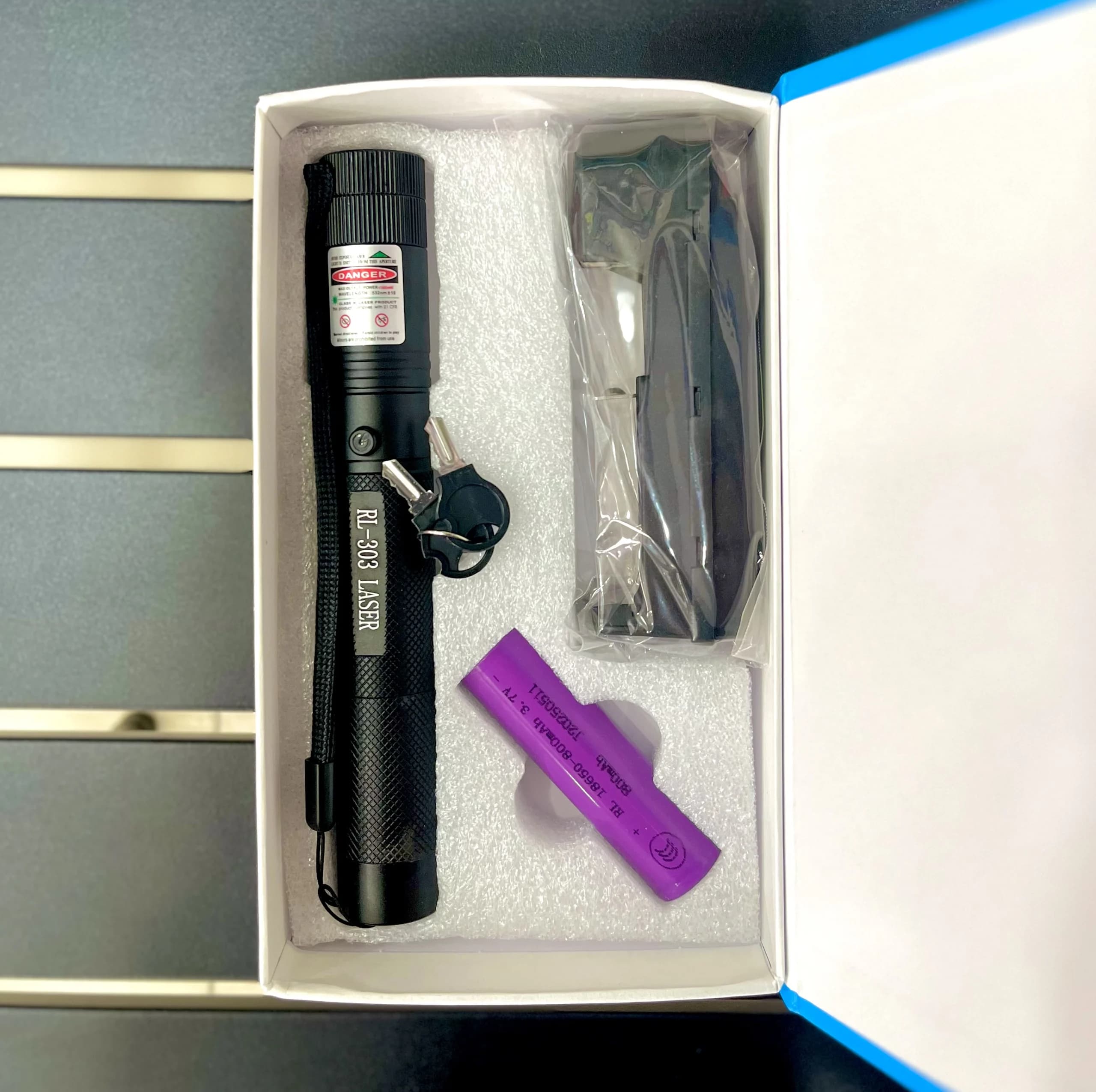 لیزر پوینتر سبز شارژی RL-303 LASER — تصویر ۴