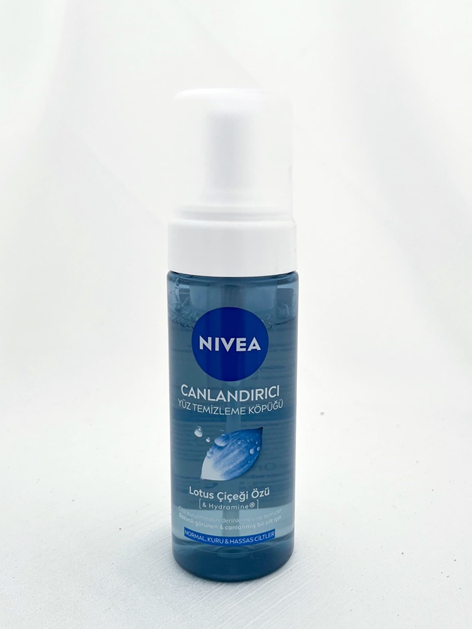 فوم شوینده صورت نیوآ با عصاره نیلوفر آبی NIVEA Refreshing Face Wash Gel with Lotus Flower