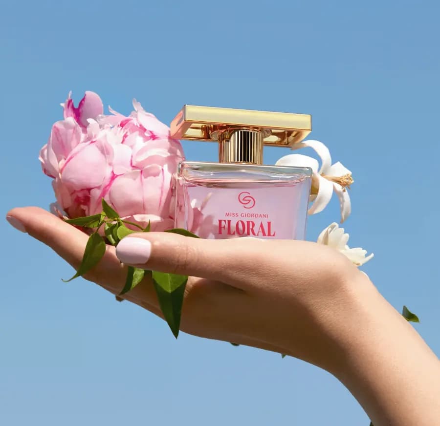 پرفیوم زنانه میس جوردانی فلورال جوردانی گلد اوریفلیم women’s perfume miss giordani floral Giordani Gold — تصویر ۱۱