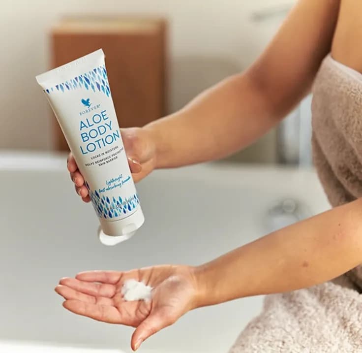 Forever Aloe Body Lotion فوراور آلو بادی لوشن بهترین لوسیون بدن آبرسان برای پوست خشک، زبر و کمآب — تصویر ۹