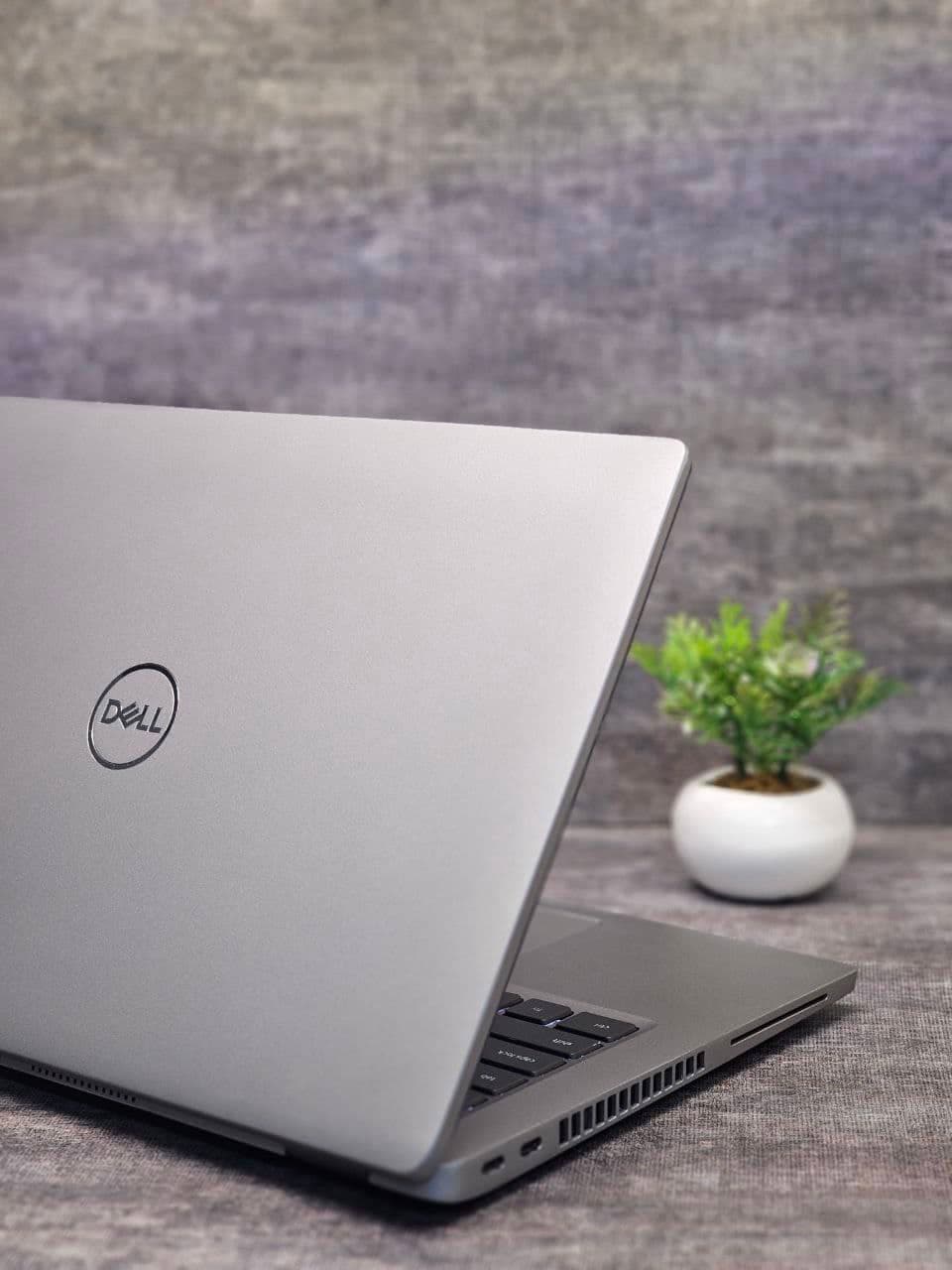 لپ‌تاپ Dell Latitude 5420 | Core i7-1185G7 | رم 16 | 14 اینچ FHD — تصویر ۳