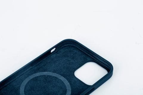 قاب Viva Madrid مدل FERRO مناسب برای iPhone 12 Pro Max — تصویر ۵