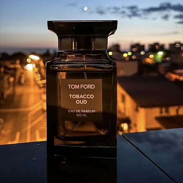 عطر تام فورد توباکو عود (لوزی) — تصویر ۴