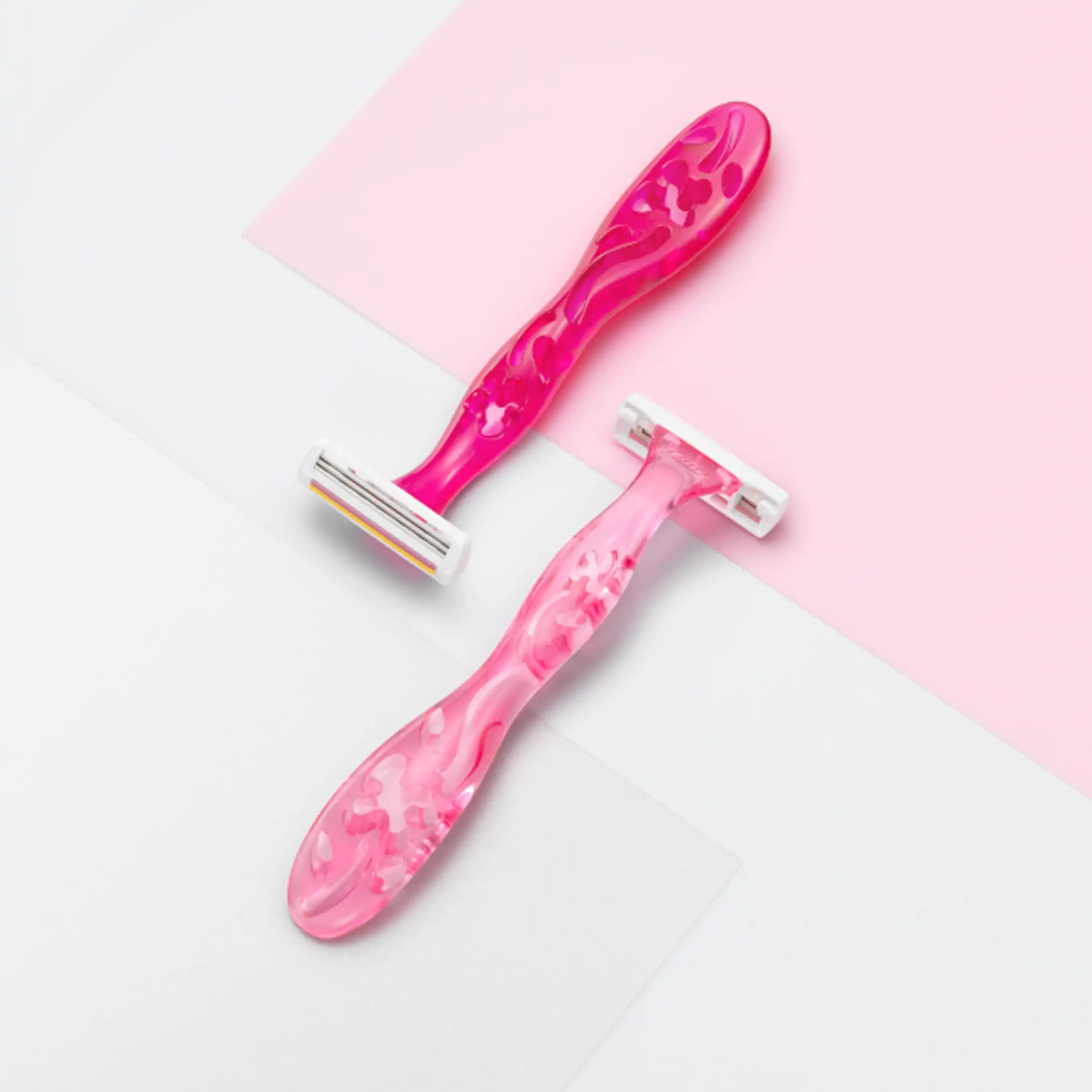 خود تراش ۳ تیغ ۴ عددی زنانه بیک | BIC Soleil Women’s Disposable Razors — تصویر ۷