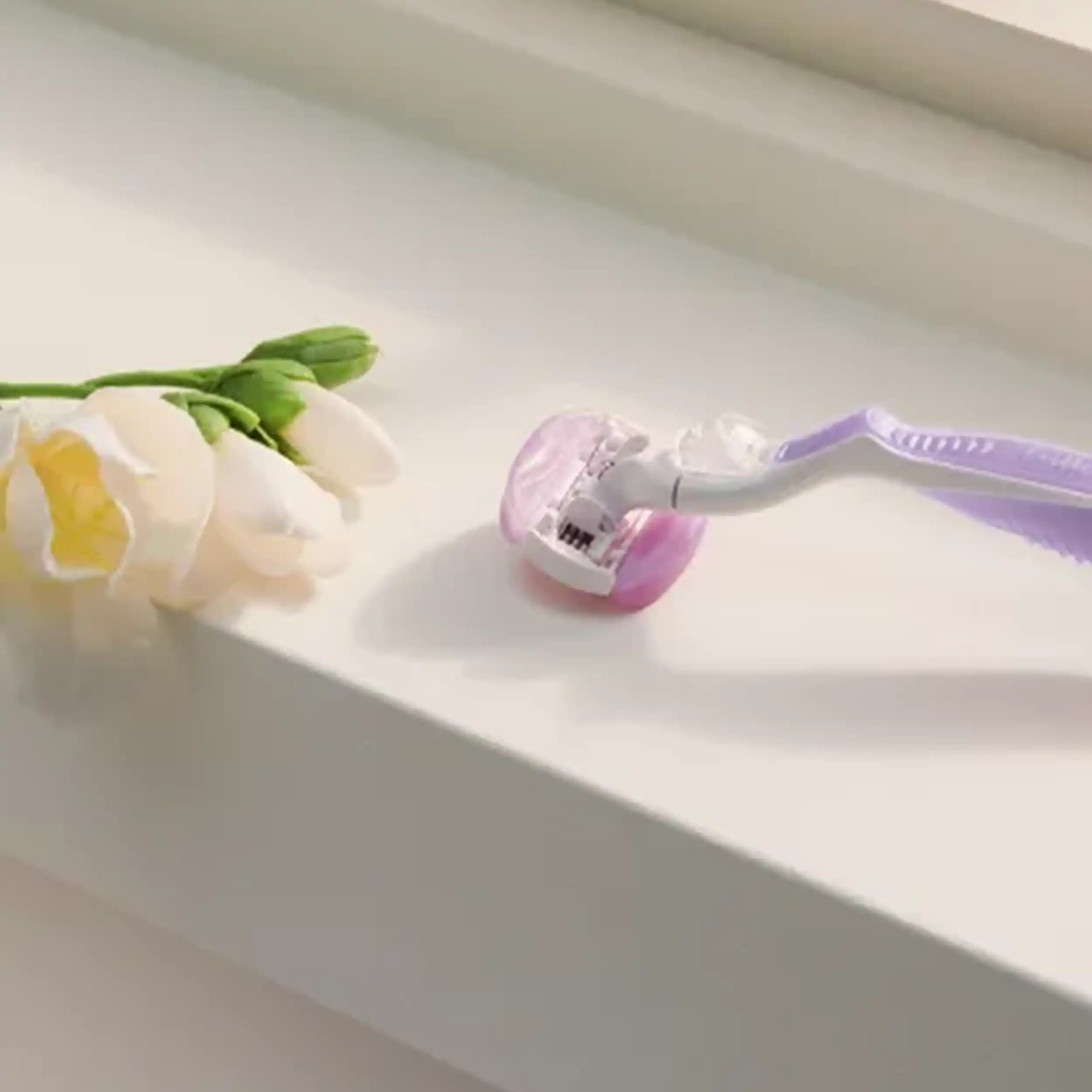 ژیلت ونوس بریز 7 یدک | Gillette Venus ComfortGlide Breeze Razor — تصویر ۶