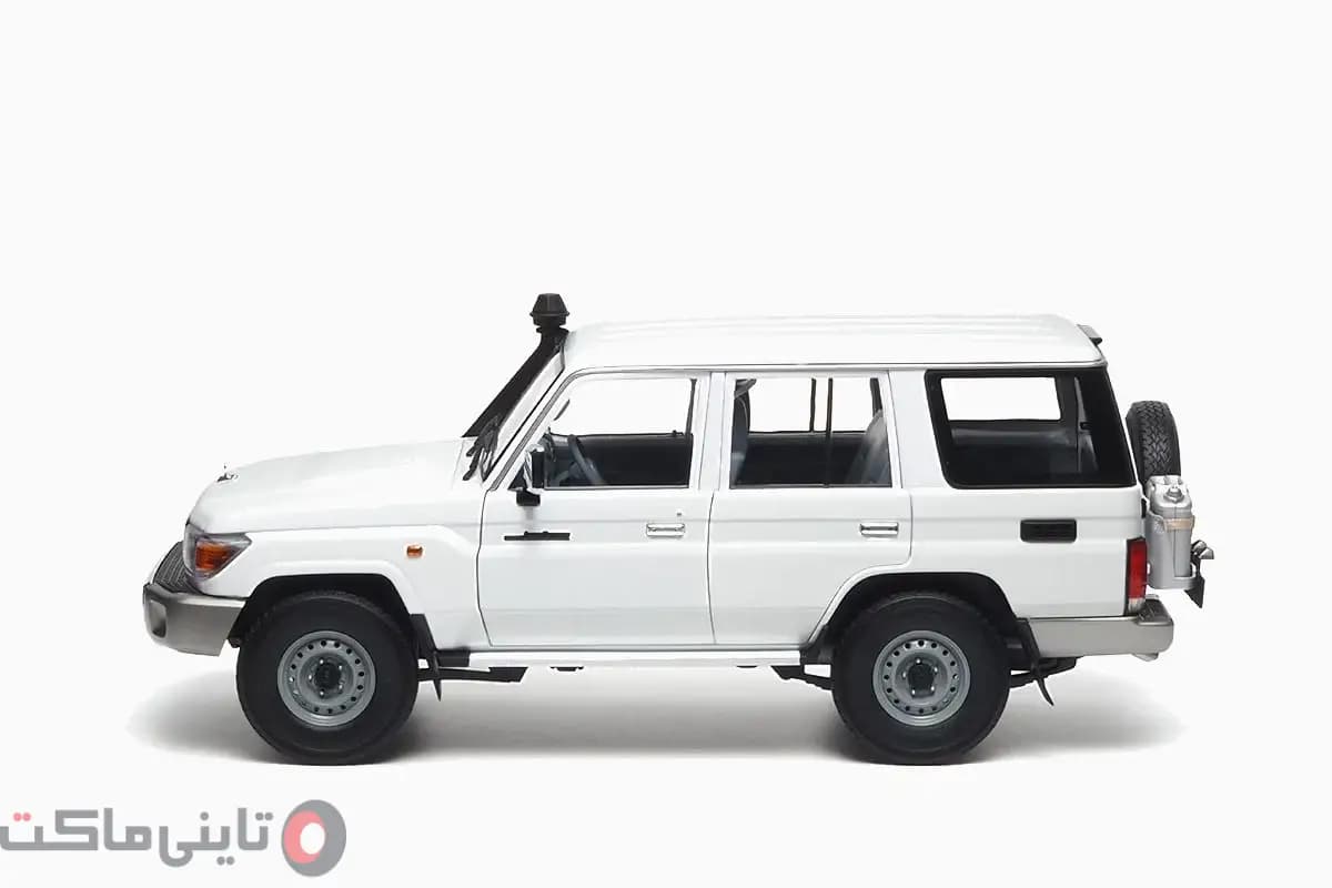 ماکت ماشین Toyota Landcruiser 70 LC76 برند Almost Real — تصویر ۱۱