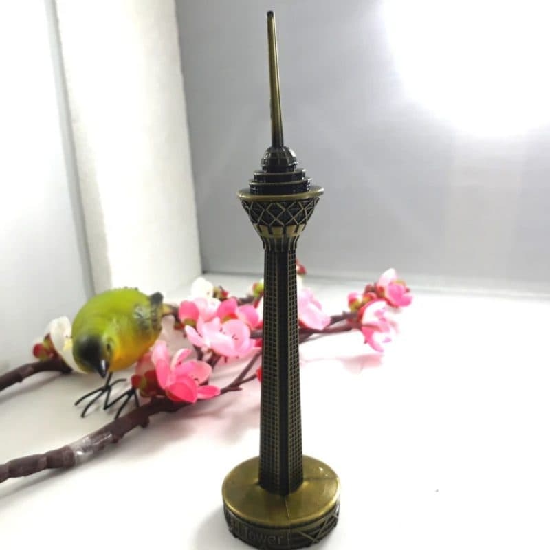 مجسمه فلزی مدل برج میلاد تهران (2سایز)