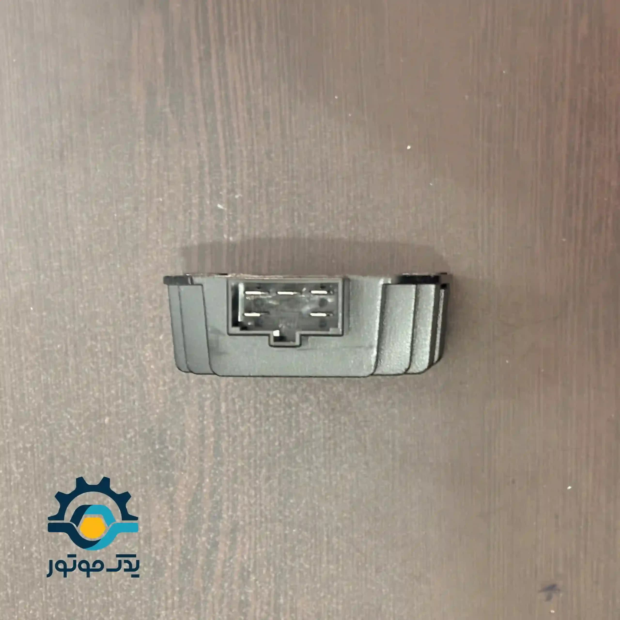 شارژر بزرگ بدون سیم موتور سیکلت کلیک 150 — تصویر ۱۰