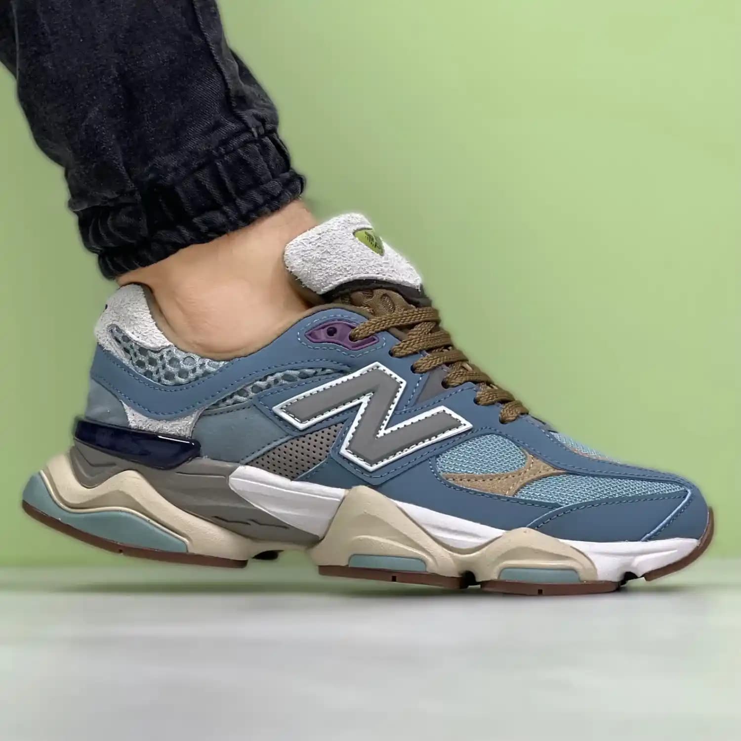 کتونی نیوبالانس ۹۰۶۰ new balance درجه ۱ طبی مردانه کد 1407 — تصویر ۴