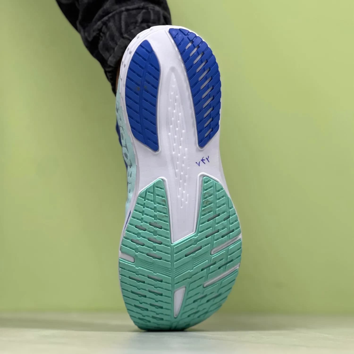 کتونی brooks lunch بروکس لانچ رانینگ مردانه کد 1397 — تصویر ۱۲