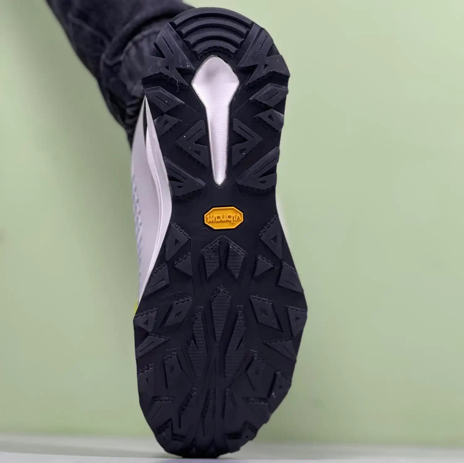 کتونی under armour آندرامور طبیعتگردی طبی مردانه کد 1385 — تصویر ۹