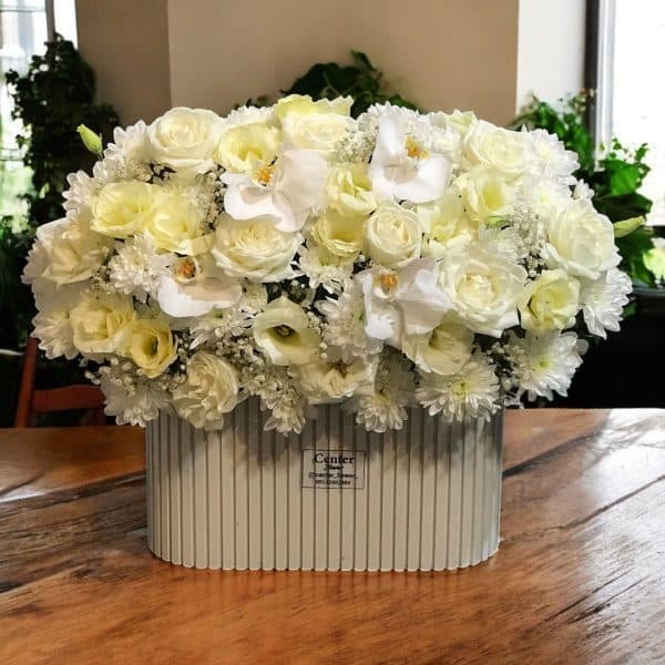 سفارش دسته گل برای شیرینی فروشی تیفانی تهران