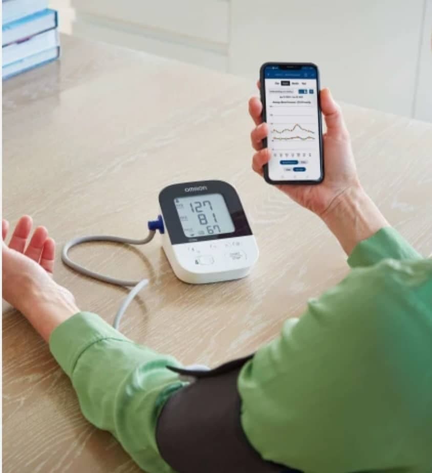 فشارسنج دیجیتالی بازویی امرن Omron M4 — تصویر ۹