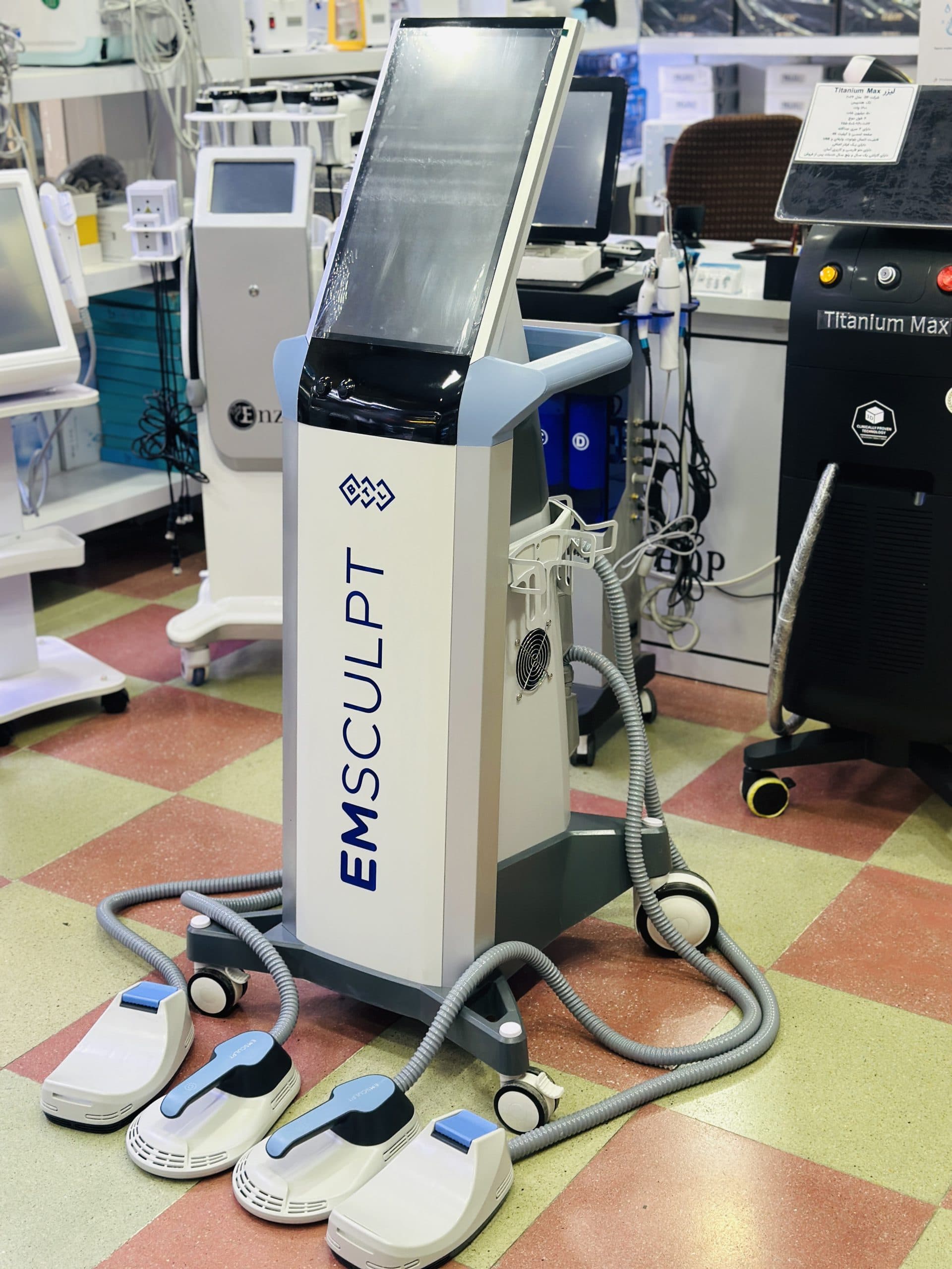 دستگاه ام اسکالپت عضله ساز Emsculpt BTL 4in1