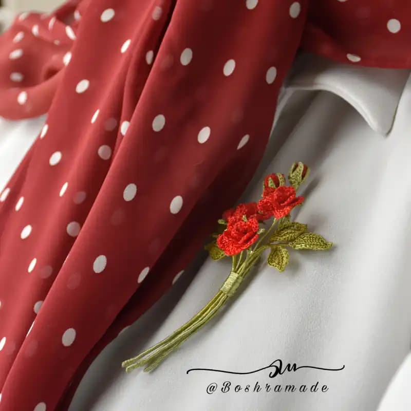 گل سینه گل رز قرمز کد 5896 — تصویر ۹
