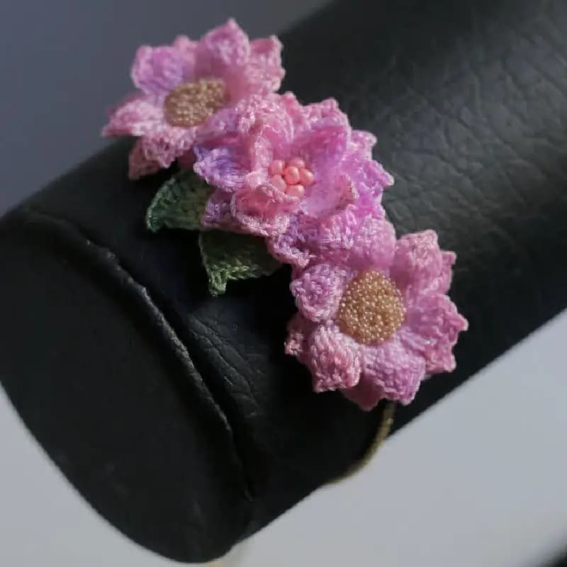 دستبند زنانه گل 6 پر کد 33 — تصویر ۲