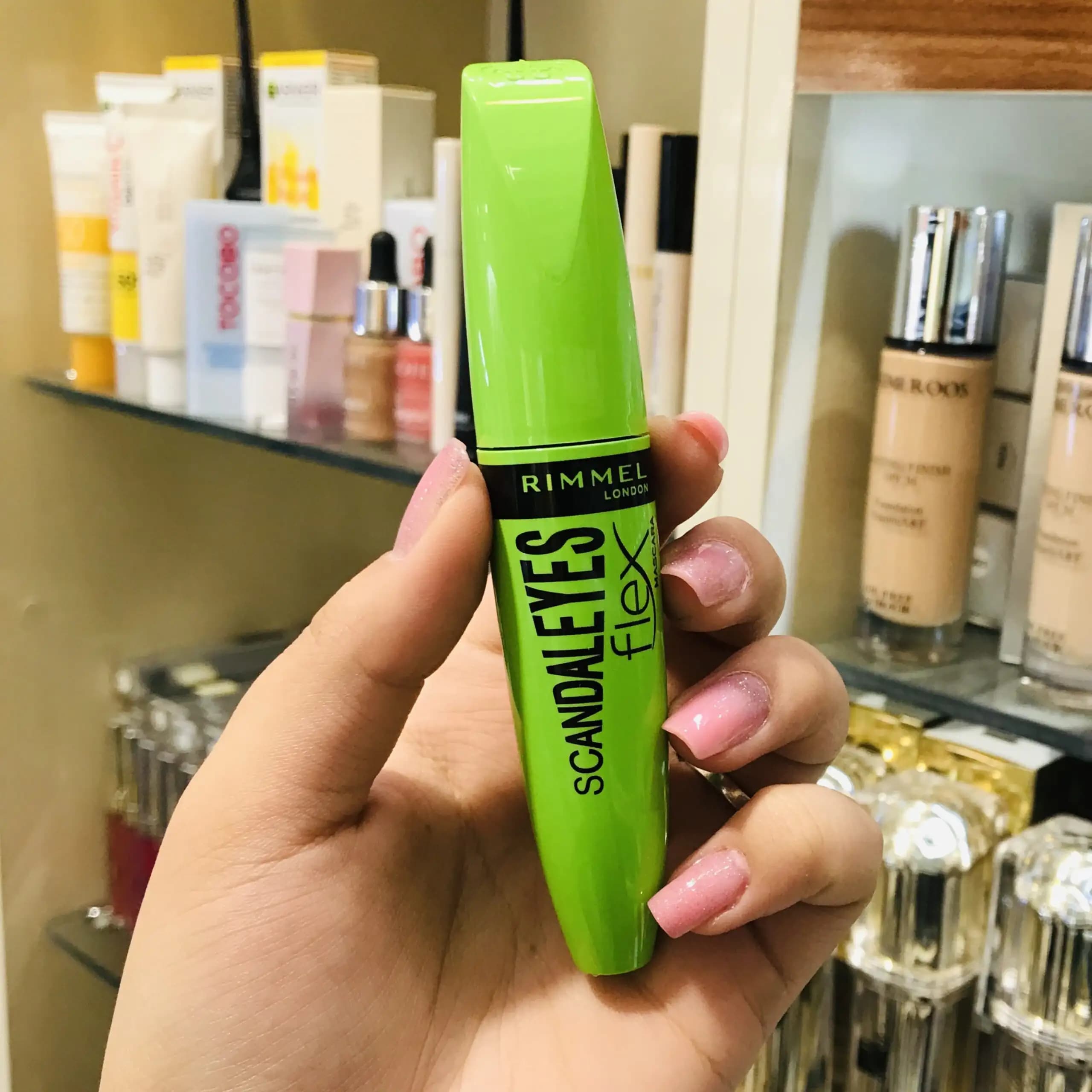 ریمل حجم دهنده لاندن سبز مدل اسکندل scandal eyes — تصویر ۴