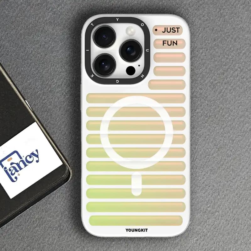 قاب گوشی یانگ کیت رنگ متغیر لیزری Geek Color-Changing Luggage-Inspired — تصویر ۱۱