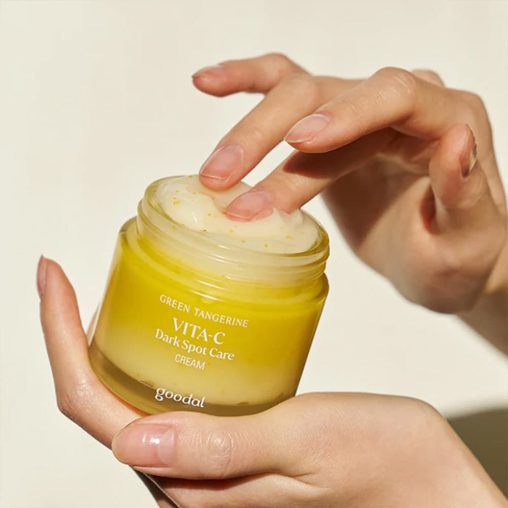 کرم ضد لک و روشن کننده ویتامین سی گودال Goodal Green Tangerine Vita C Dark Spot Care Cream — تصویر ۴