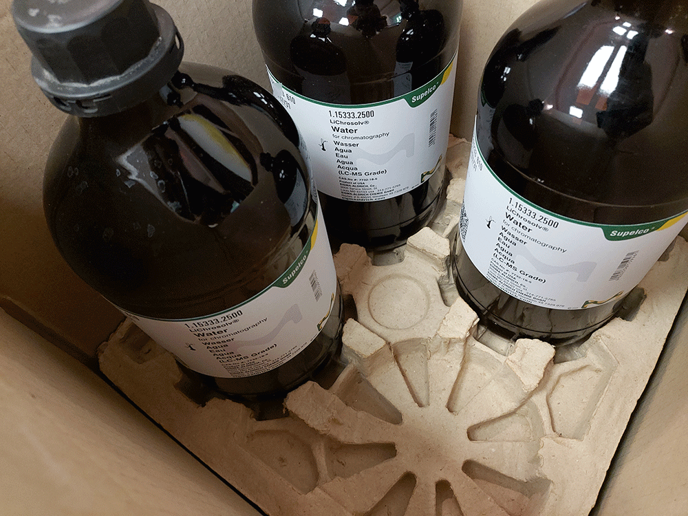 آب کروماتوگرافی (HPLC) برند مرک آلمان کد 115333 — تصویر ۱۰
