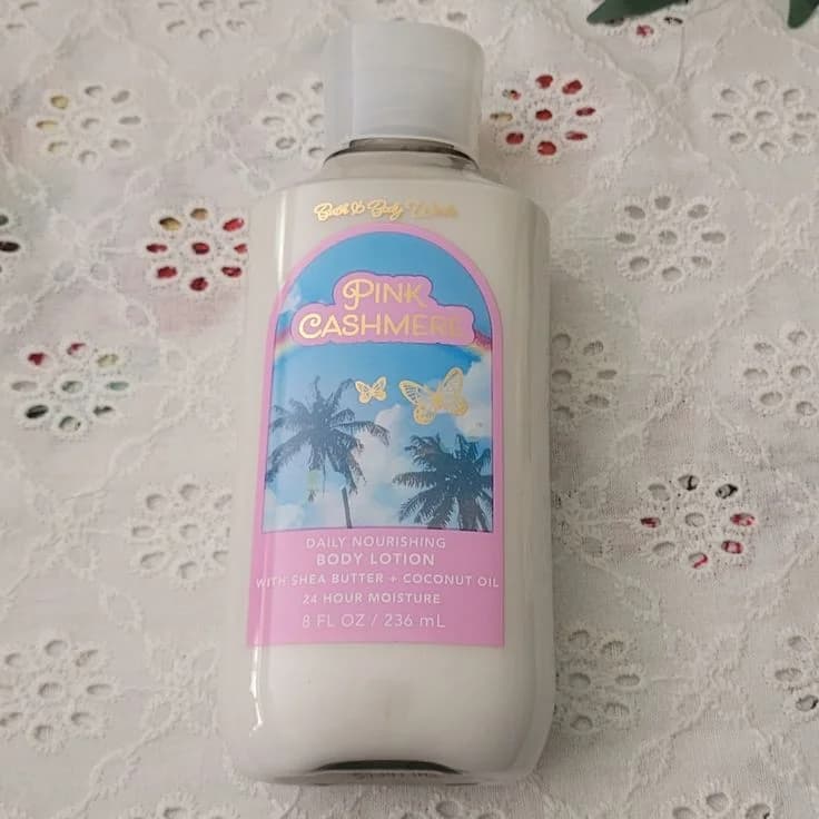 لوسیون بدن بث اند بادی ورکس مدل Pink Cashmere حجم ۲۳۶ میلی‌لیتر — تصویر ۱۰