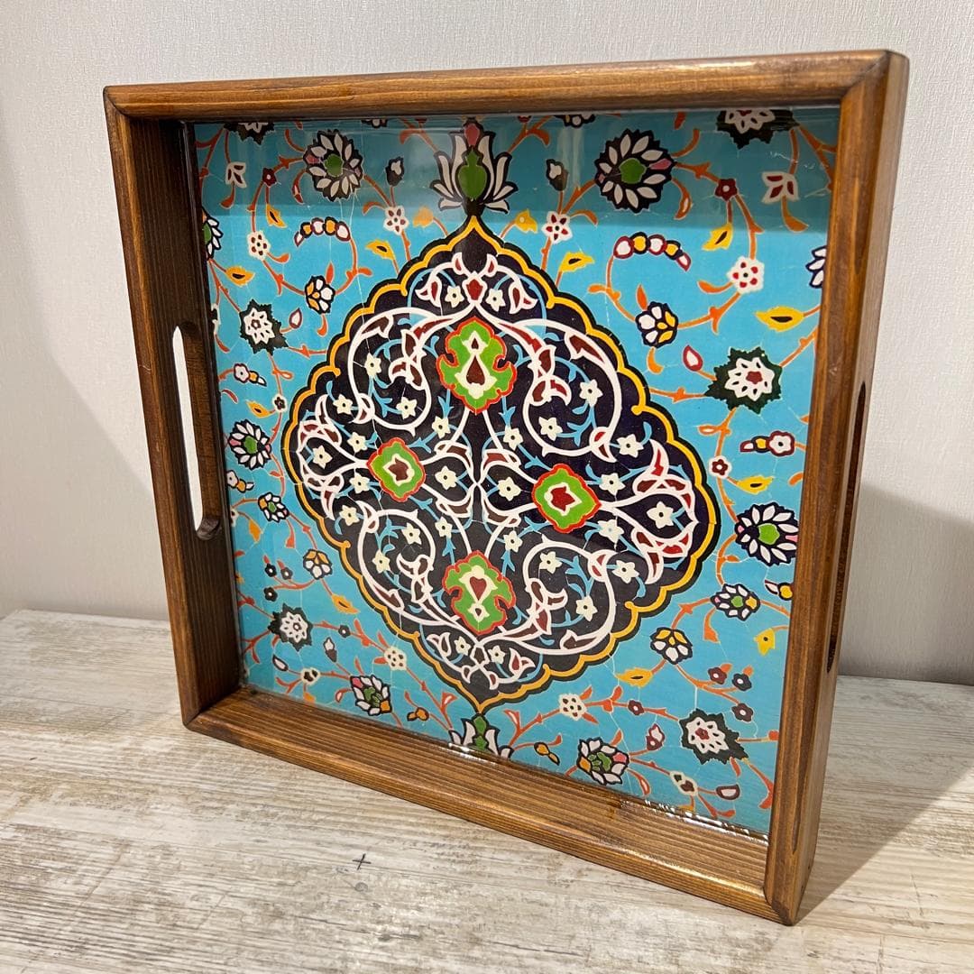 سینی چوبی مربع سایز 30 در 30 سانتیمتر طرح کاشیکاری کد 013 — تصویر ۵