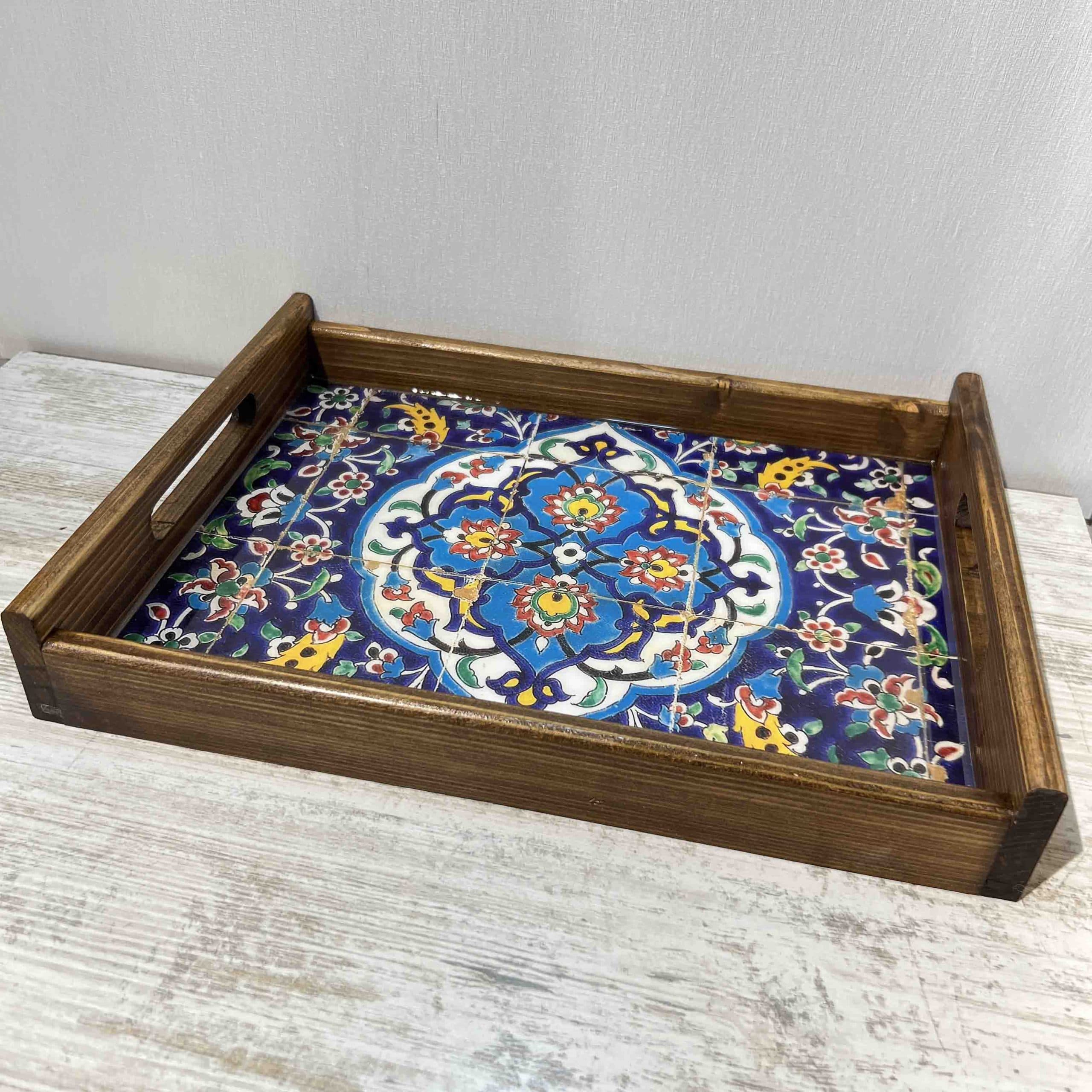 سینی چوبی مستطیل سایز 26 در 35 سانتیمتر طرح کاشیکاری کد 002