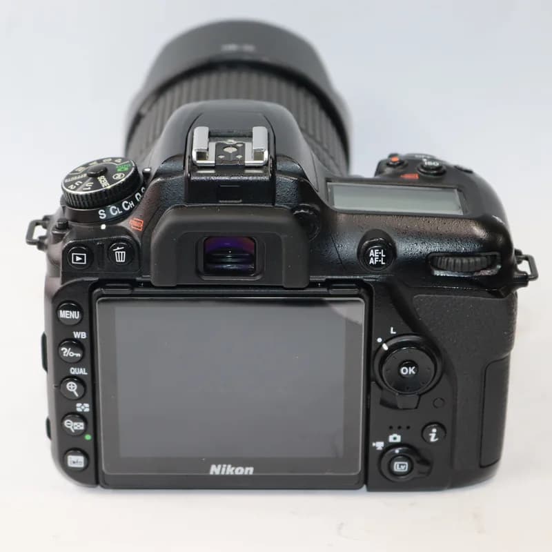 دوربین عکاسی نیکون مدل D7500 با لنز 18.140VR (استوک) — تصویر ۶