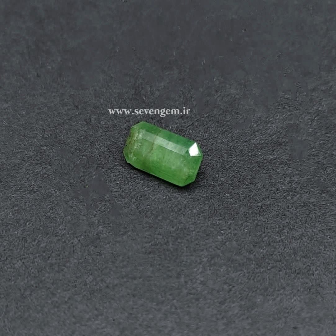 نگین زمرد پنجشیر افغانستان (کدB183)