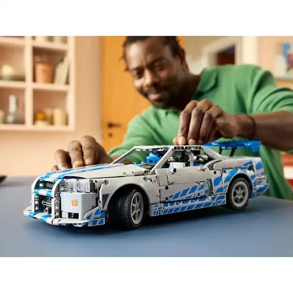 لگو تکنیک مدل 42210 ماشین نیسان اسکای لاین GT-R (R34) — تصویر ۹