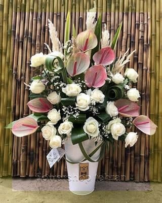 سبد گل برای ولنتاین خاص برای تبریک صمیمانه و شیک