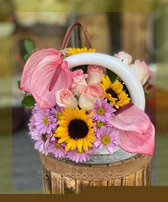 با قیمت یک دسته گل ساده فضای سرد و خسته‌کننده را زنده کن