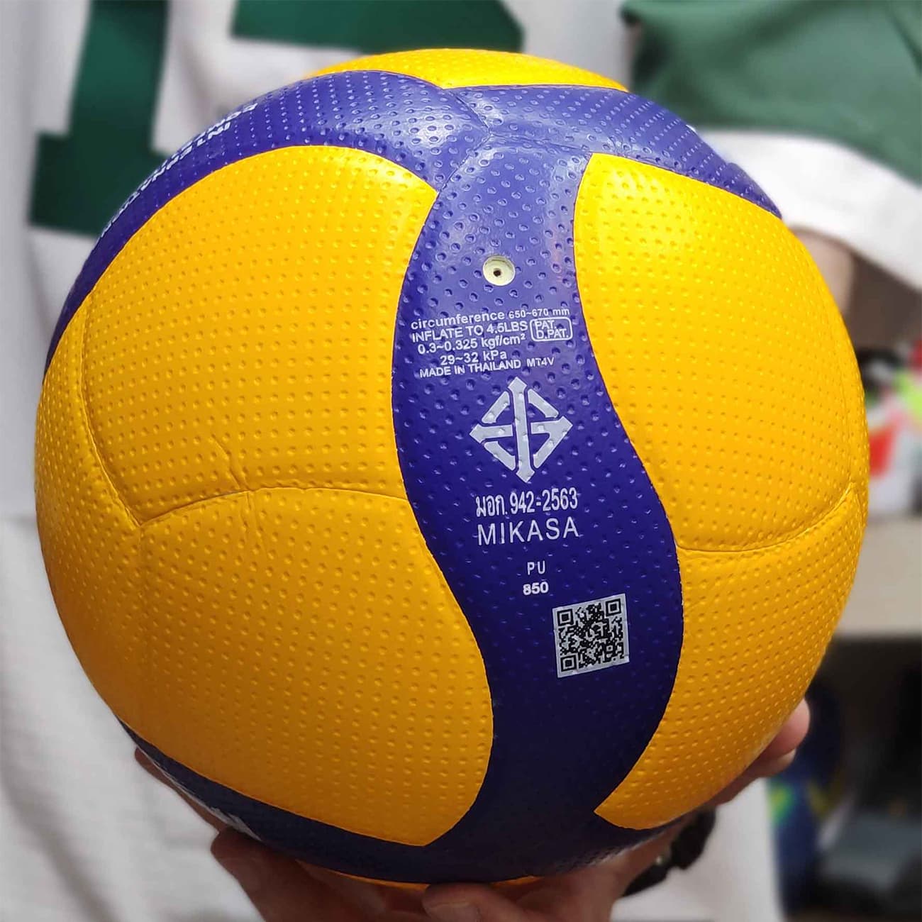 توپ والیبال میکاسا Mikasa مدل V300W سایز 5 — تصویر ۸