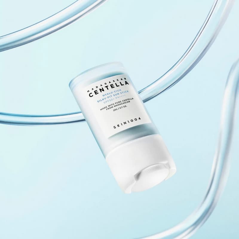 ضدآفتاب استیکی سنتلا اسکین 1004 spf 50