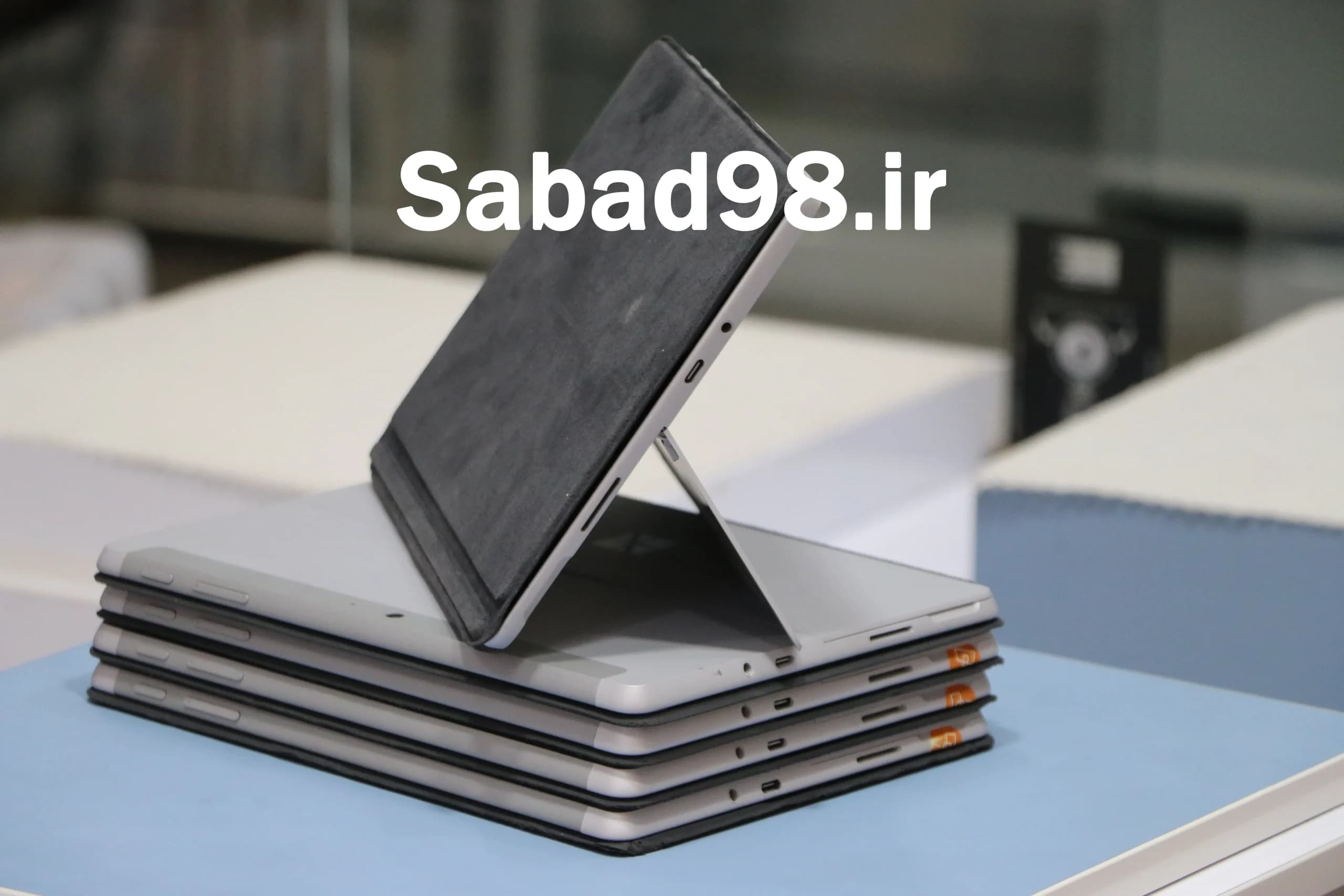 لپ تاپ Surface Go Pentium 4415Y | 8GB | SSD 128GB | Intel UHD | 10.5 inch Touch + Sim — تصویر ۳