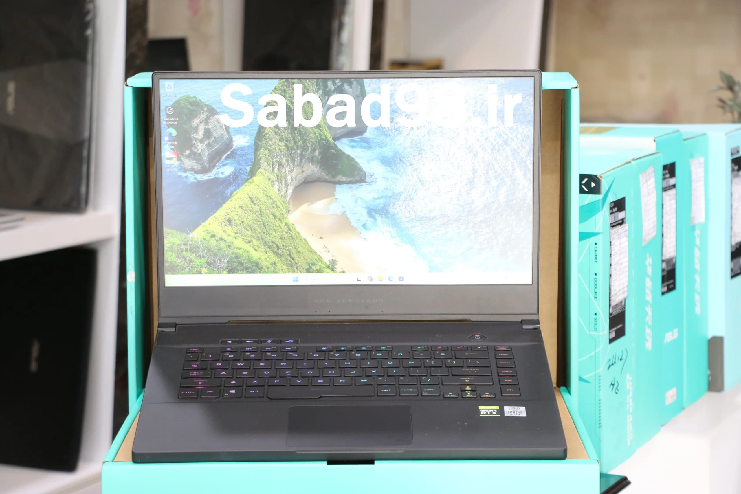 لپ تاپ Asus ROG Zephyrus M15 i7 10870H | 16GB | SSD 512GB | RTX2060 6GB | 15.6 inch FHD + Box
