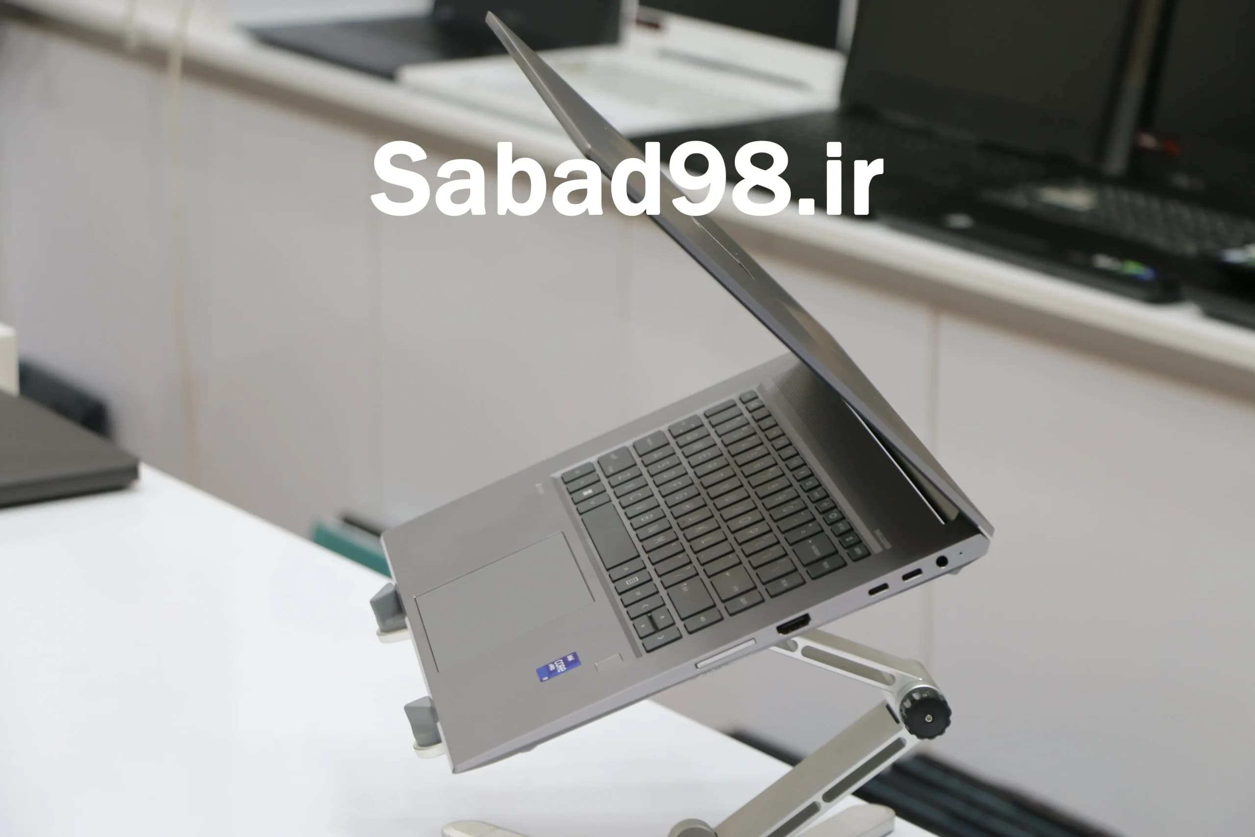 لپ تاپ HP Zbook Studio 15 G8 i9 11950H | 32GB | 512GB SSD | RTX A2000 4GB | 15.6 inch — تصویر ۳