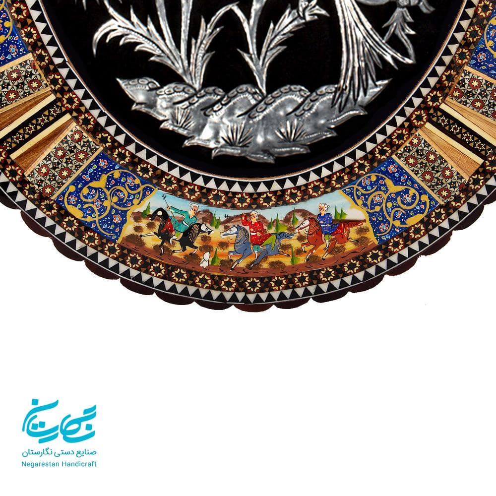 تابلو قلمزنی با قاب بیضی 46 در 56 طرح نقاشی چوگان — تصویر ۴