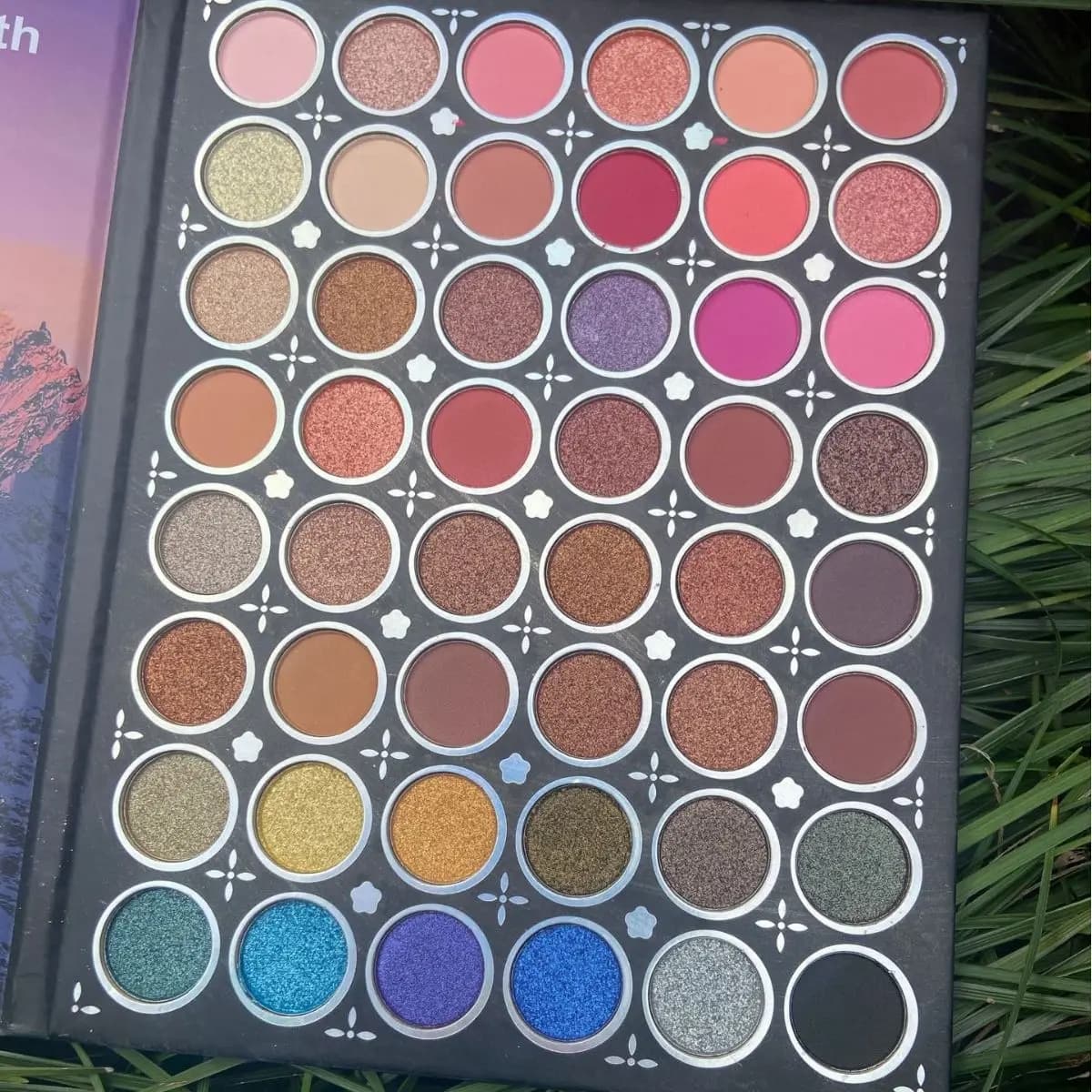 پالت سایه چشم آی گود کو مدل کوهستان 48 رنگ اورجینال IGOODCO 48 colors Eye Shadow Palette — تصویر ۶