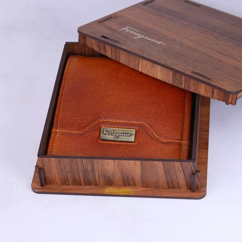 کیف پول جیبی مردانه چرم فراگامو کد 450 — تصویر ۵